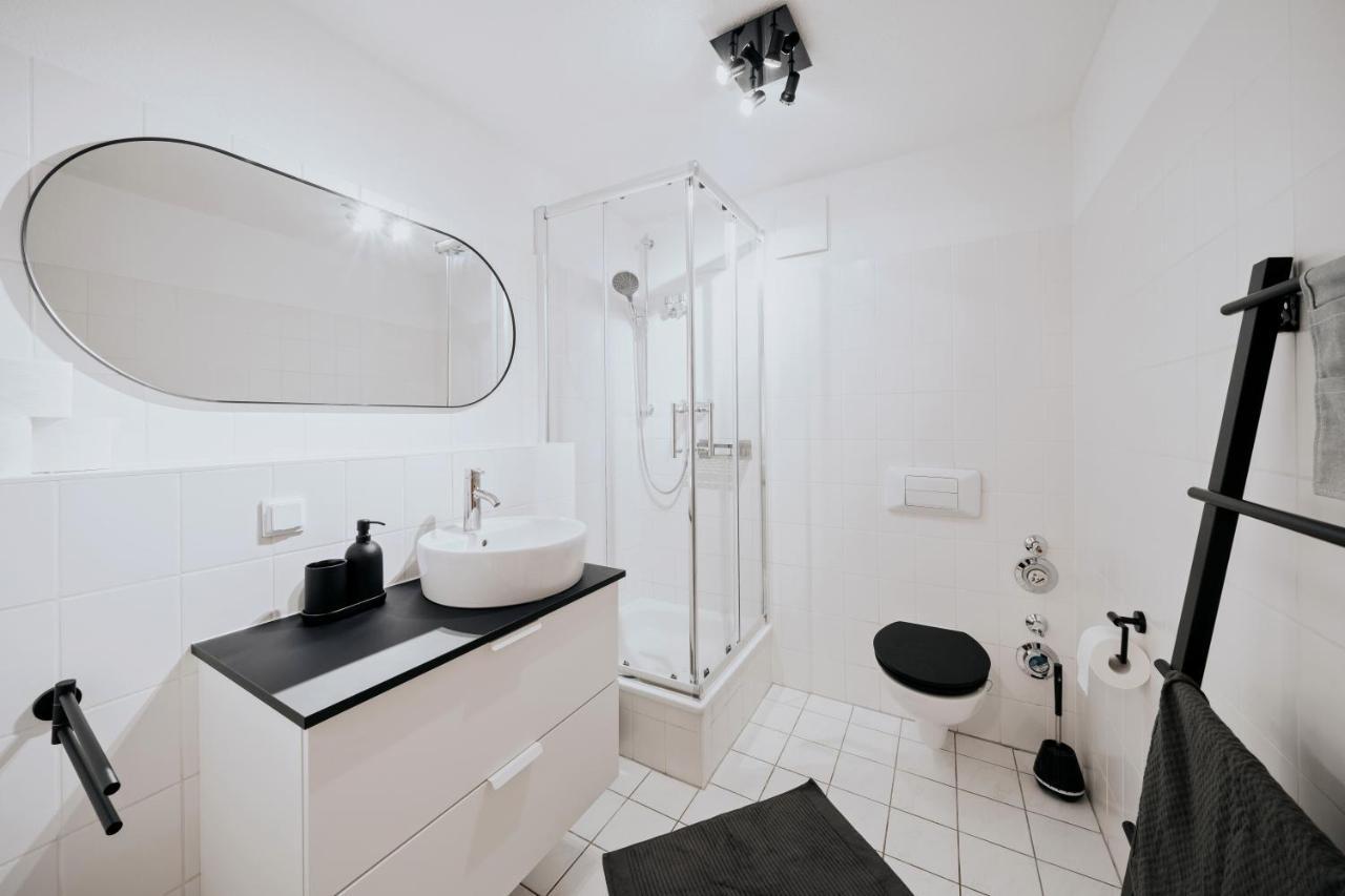 Bliss Place - Serviced - Arbeitsplatz, Zentral, Kueche, Waschmaschine, Smarttv Apartment *